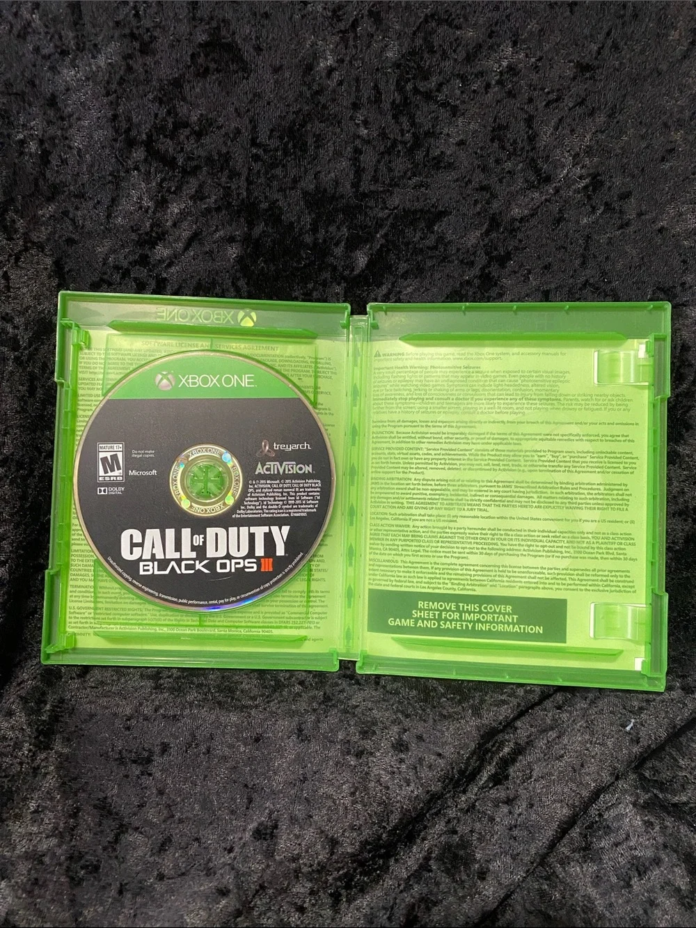 Call of Duty: Black Ops III - Zombies Chronicles Edition (Xbox One) - Black